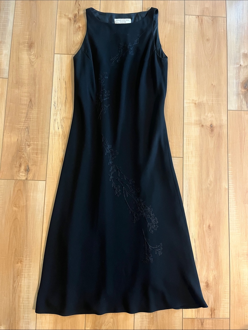 Jones New York Black Sleeveless Midi Dress with Subtle Floral Embroidery